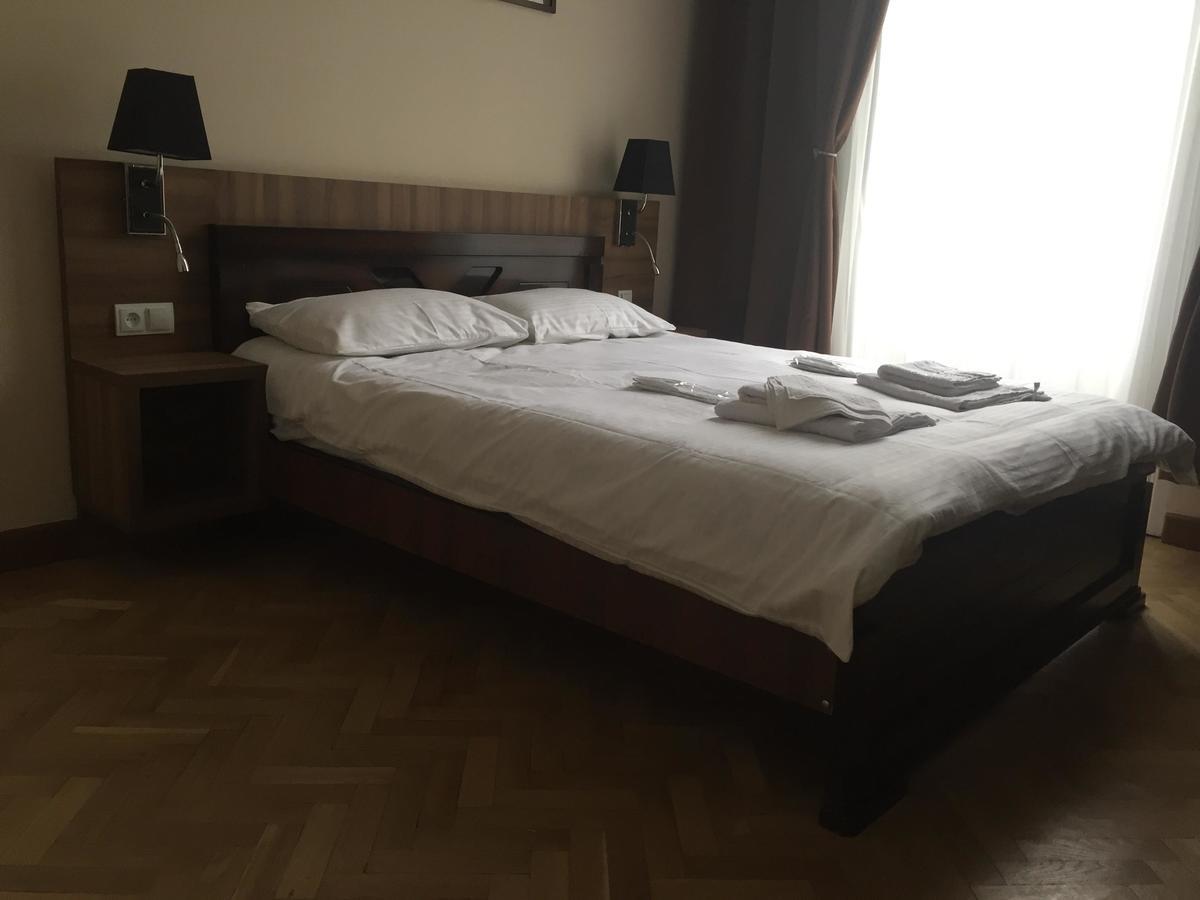 Hotel Nice Tbilisi Exteriör bild