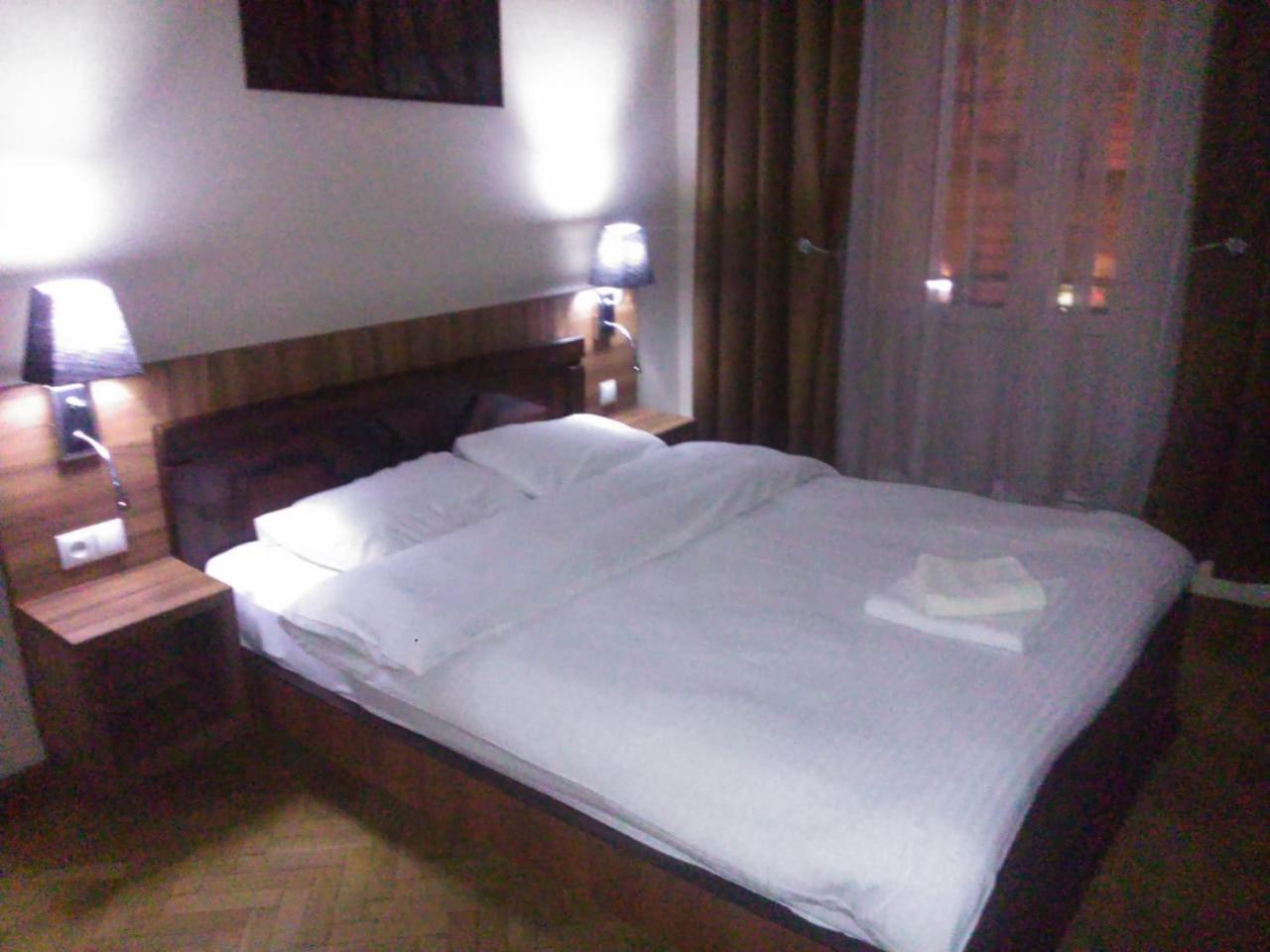 Hotel Nice Tbilisi Exteriör bild